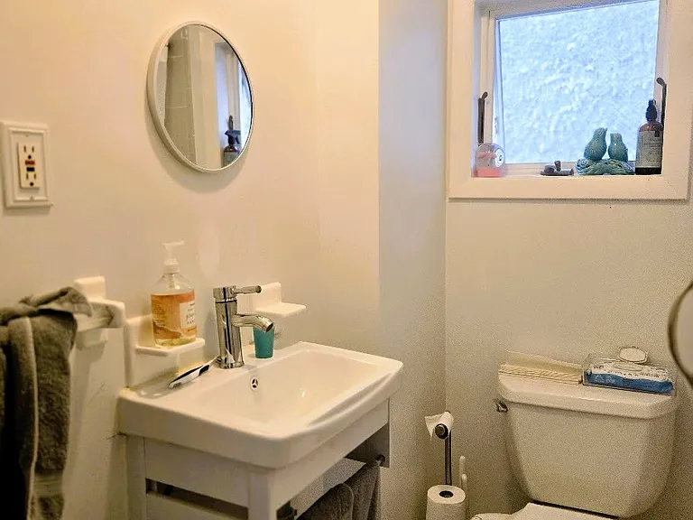592 Forest St #1 — Photo 11