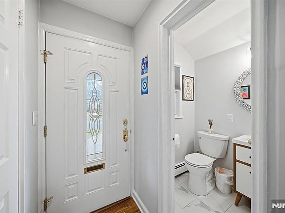 3rd image of 126 Sussex Rd