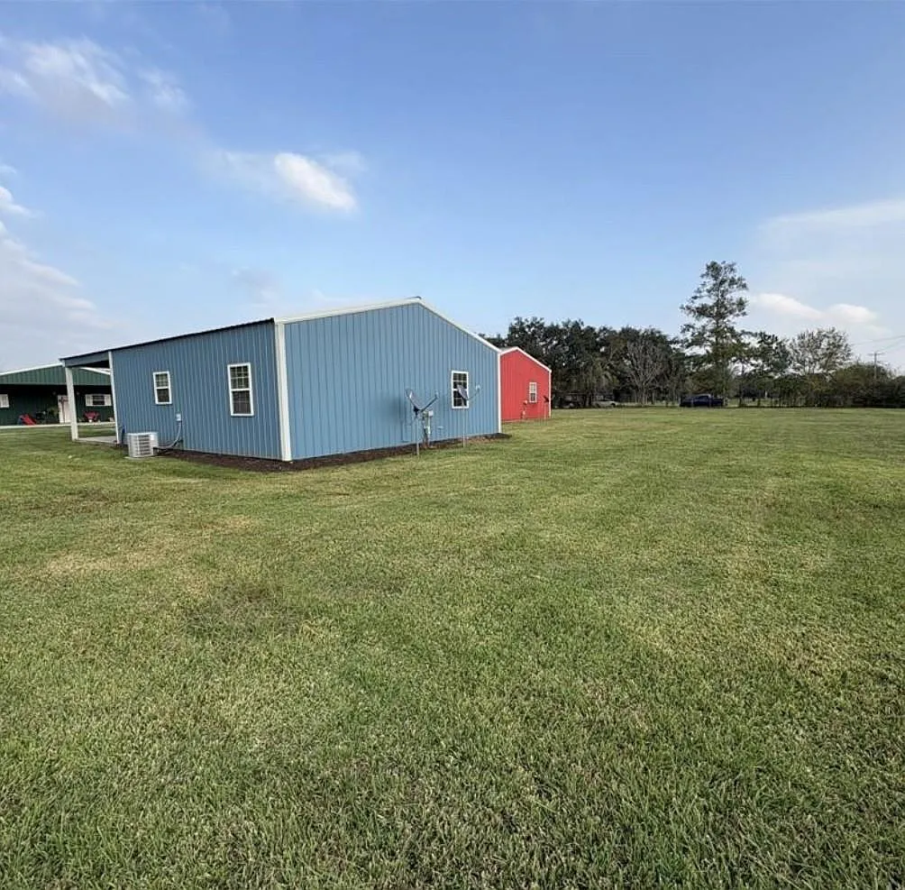 2 bed, 1.5 bath, $1,200 — Photo 2