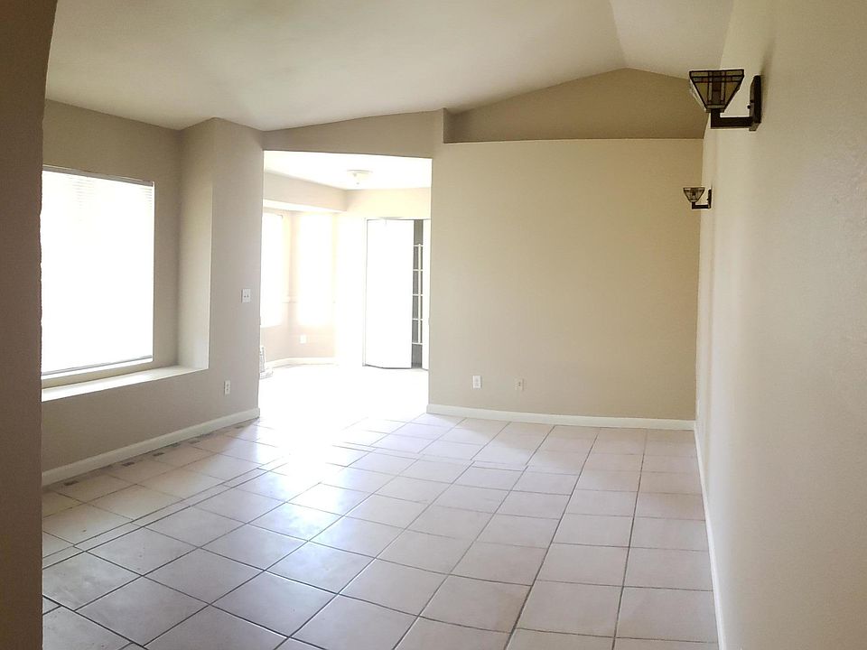 2nd image of 8520 W Palm Ln Unit 1032