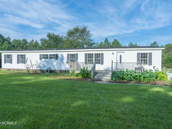 164 Kristy Dodson Lane, Wallace, NC 28466