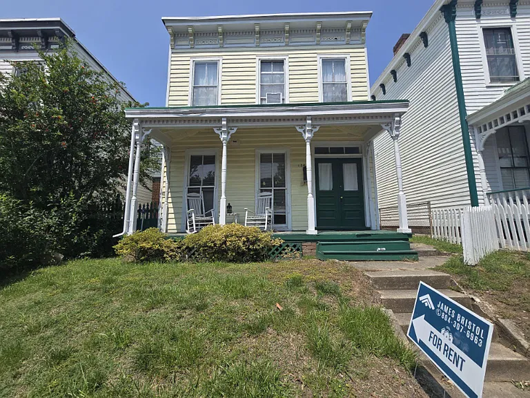 126 S Laurel St #A — Photo 2