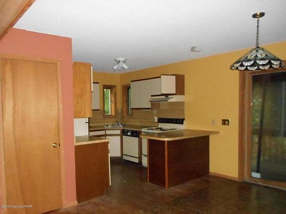4th image of 2530 Waterfront Dr