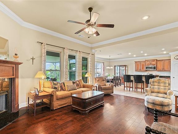 4th image of 20185 Thornwood Dr