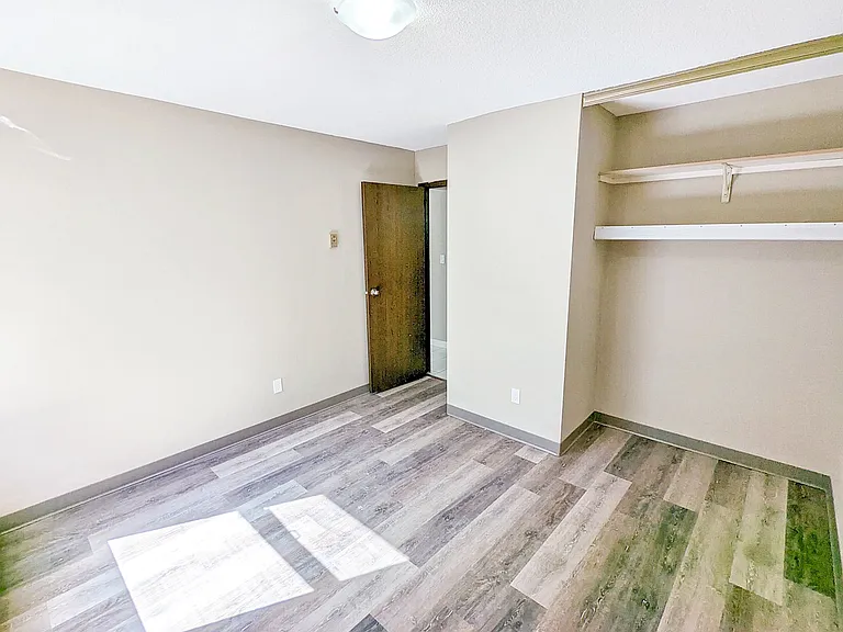 1588 Juniper — Photo 9