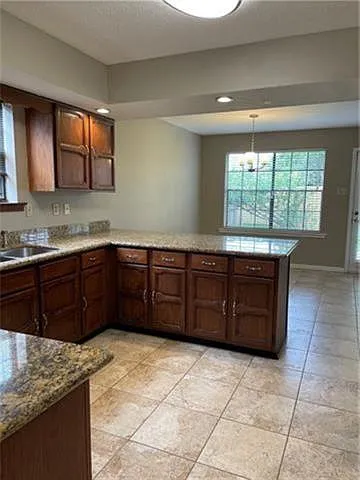 4 bed, 2.5 bath, 2689 sqft, $3,000 — Photo 4