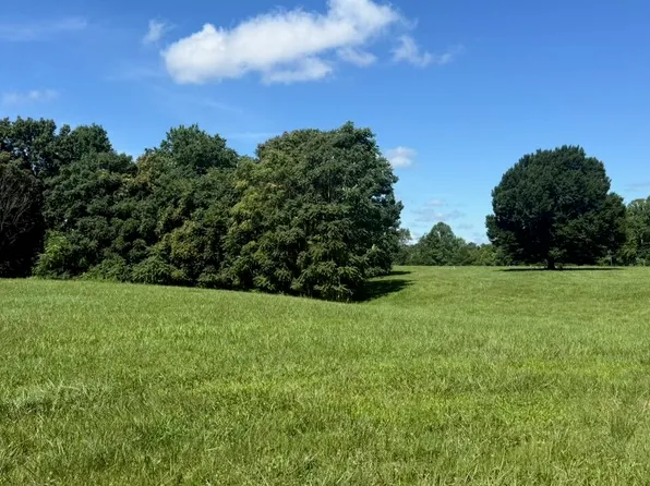 97 Paradise Aly, Russell Springs, KY 42642