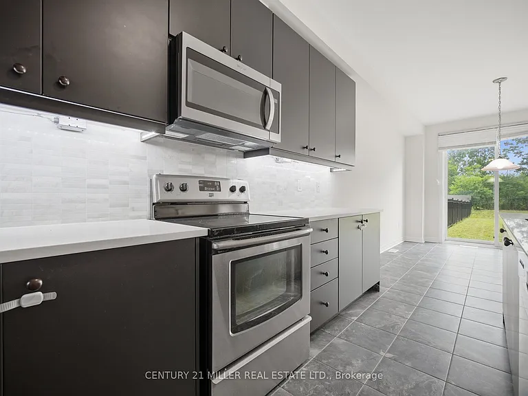 2455 Village Cmn — Photo 11