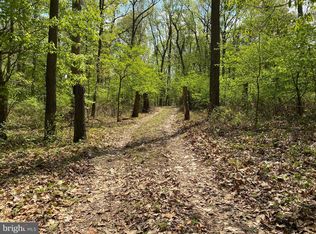 5824 Woods Rd, Stewartstown, PA 17363