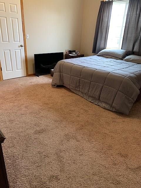 2nd image of 610 26th St SE
