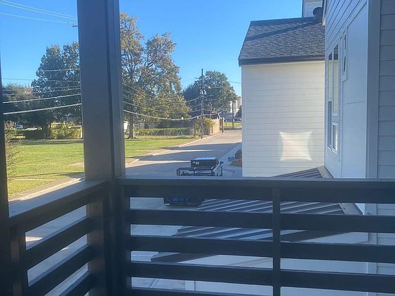 4th image of 618 S Washington St #10-A