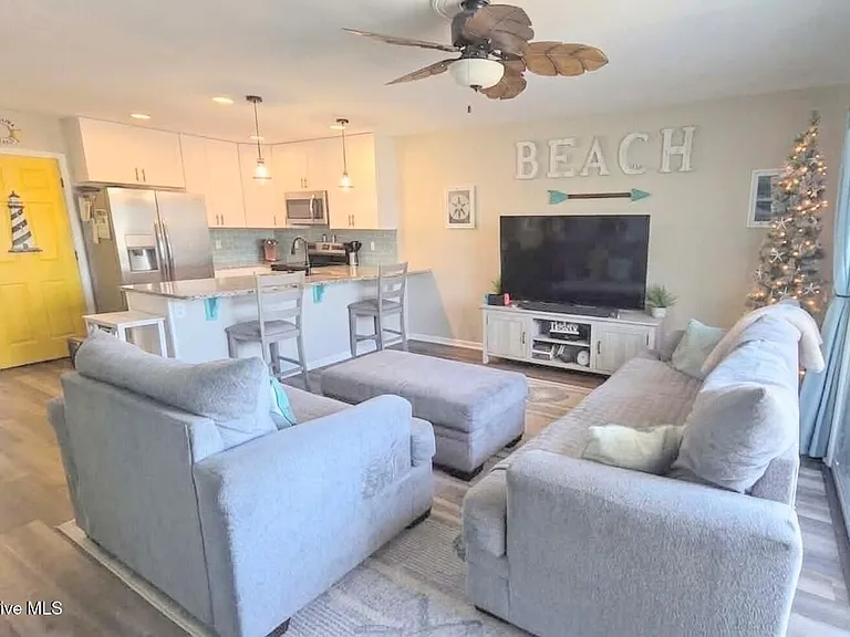 1305 Carolina Beach Ave N #3B — Photo 5