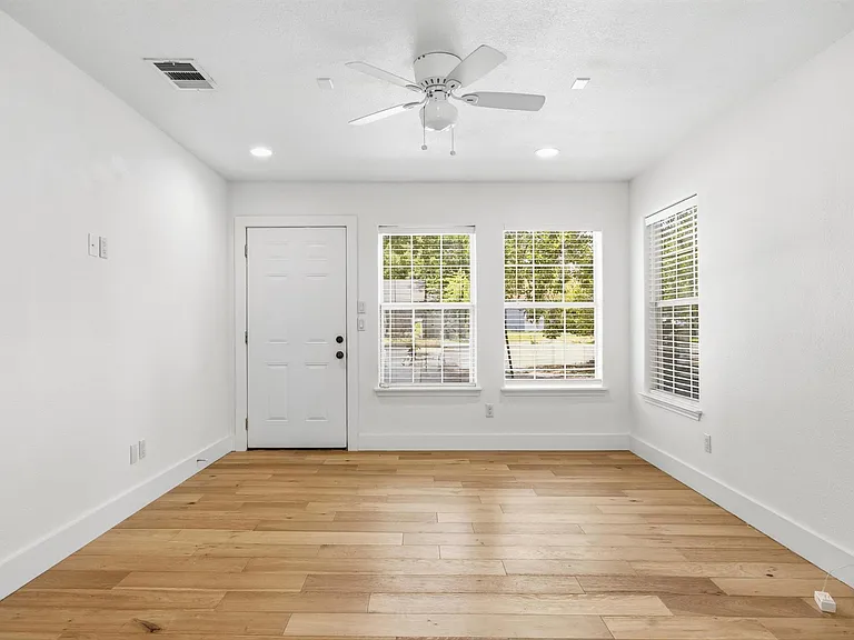 6802 Villita Avenida St — Photo 6