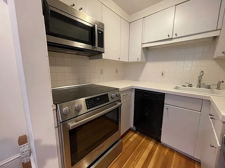 449 Beacon St #6 — Photo 11