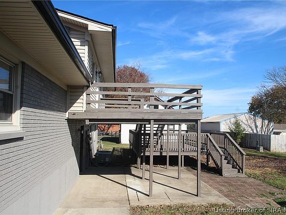 3rd image of 2704 Winchester Dr