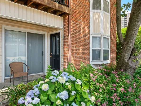 170 Forest Street APT 1, Stamford, CT 06901