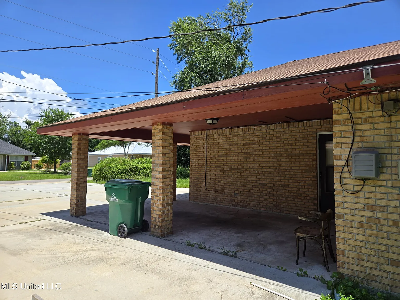 4 bed, 2.0 bath, 1196 sqft, $1,900 — Photo 4