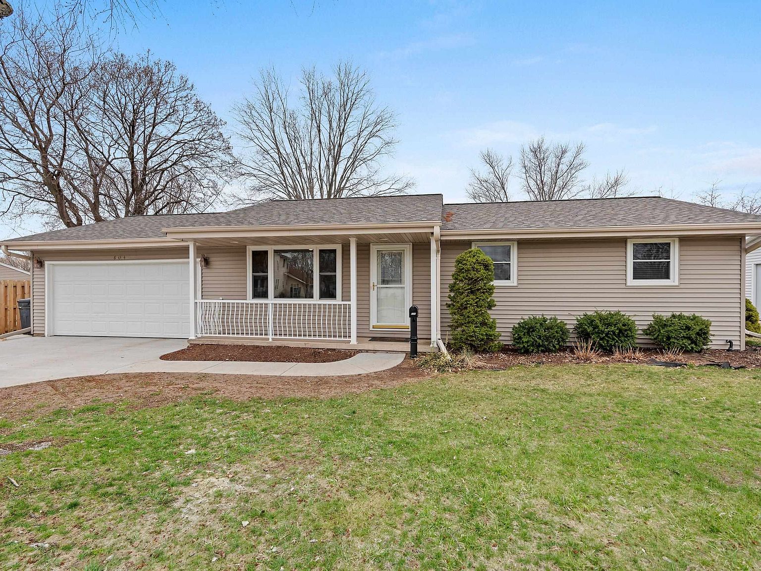 604 E Allouez Ave, Green Bay, WI 54301 Zillow