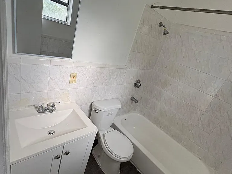 1816 NW 46th St — Photo 7