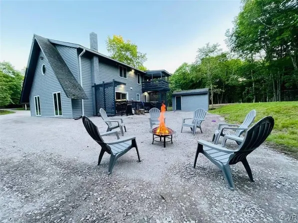 219 Penn Forest Trl, Albrightsville, PA 18210
