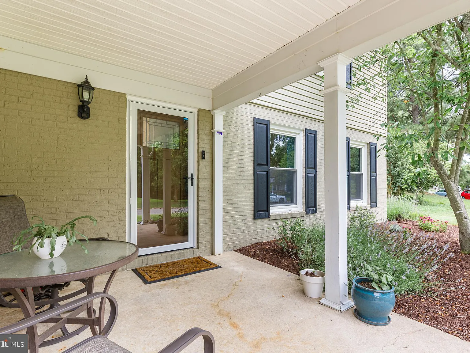4 bed, 2.5 bath, 2020 sqft, $4,100 — Photo 4