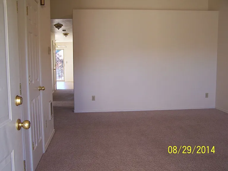 740 Benjamin Ave — Photo 5