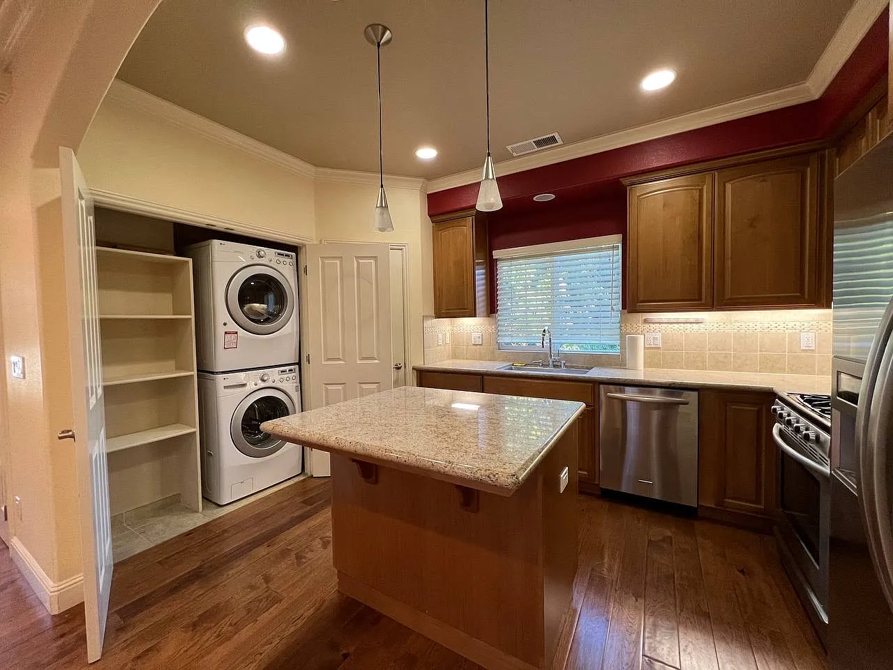 1130 Willow Village Sq — Photo 1