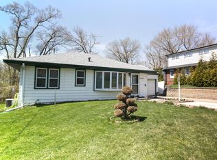 1106 68th St, Windsor Heights, IA 50324