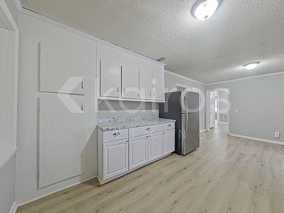 4th image of 1822 Sedgefield St
