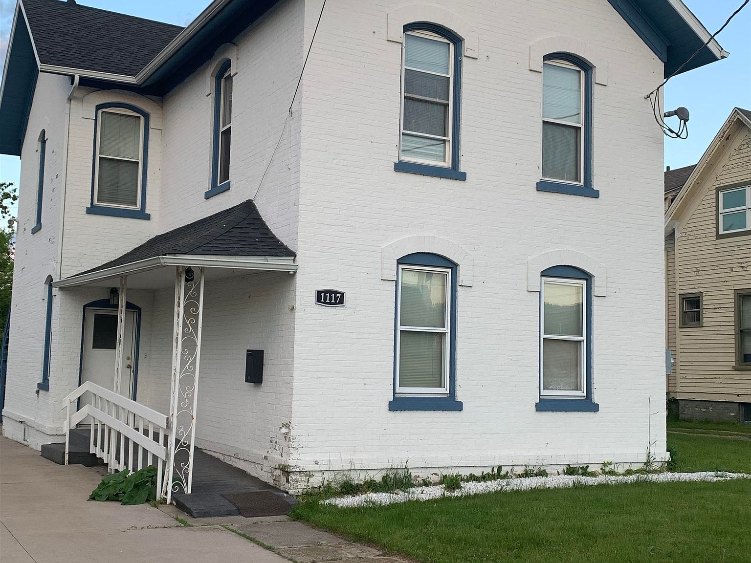 1117 S 8th St, Manitowoc, WI 54220 Zillow