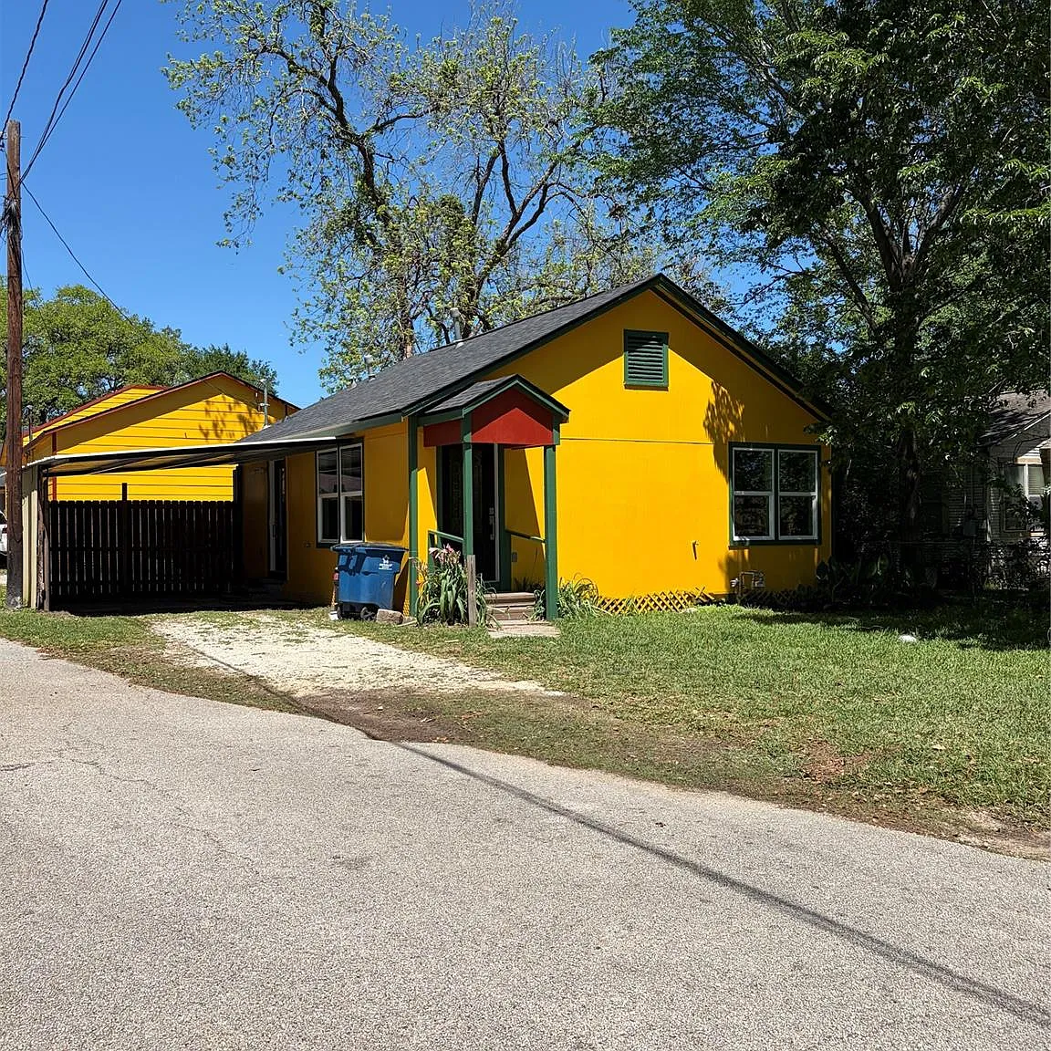 1 bed, 1.0 bath, $1,400 — Photo 1