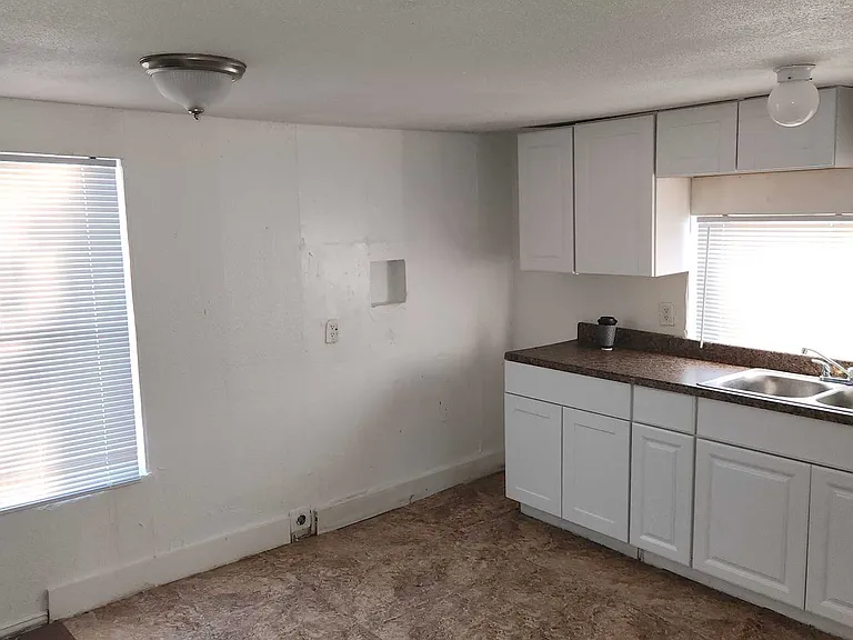 11202 Private Road 6104 — Photo 12