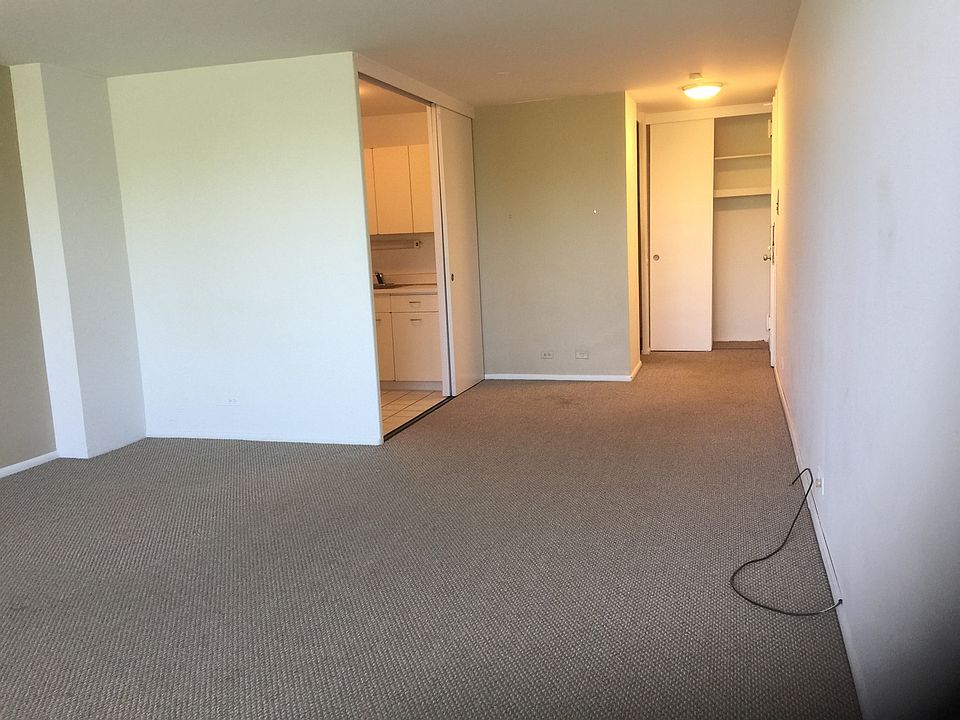 2nd image of 2400 N Lakeview Ave APT 504