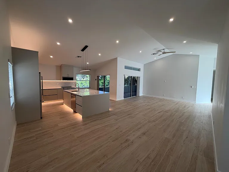 2325 NW 101st Way — Photo 5