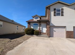 2127 S Dogwood Cir, Bolivar, MO 65613