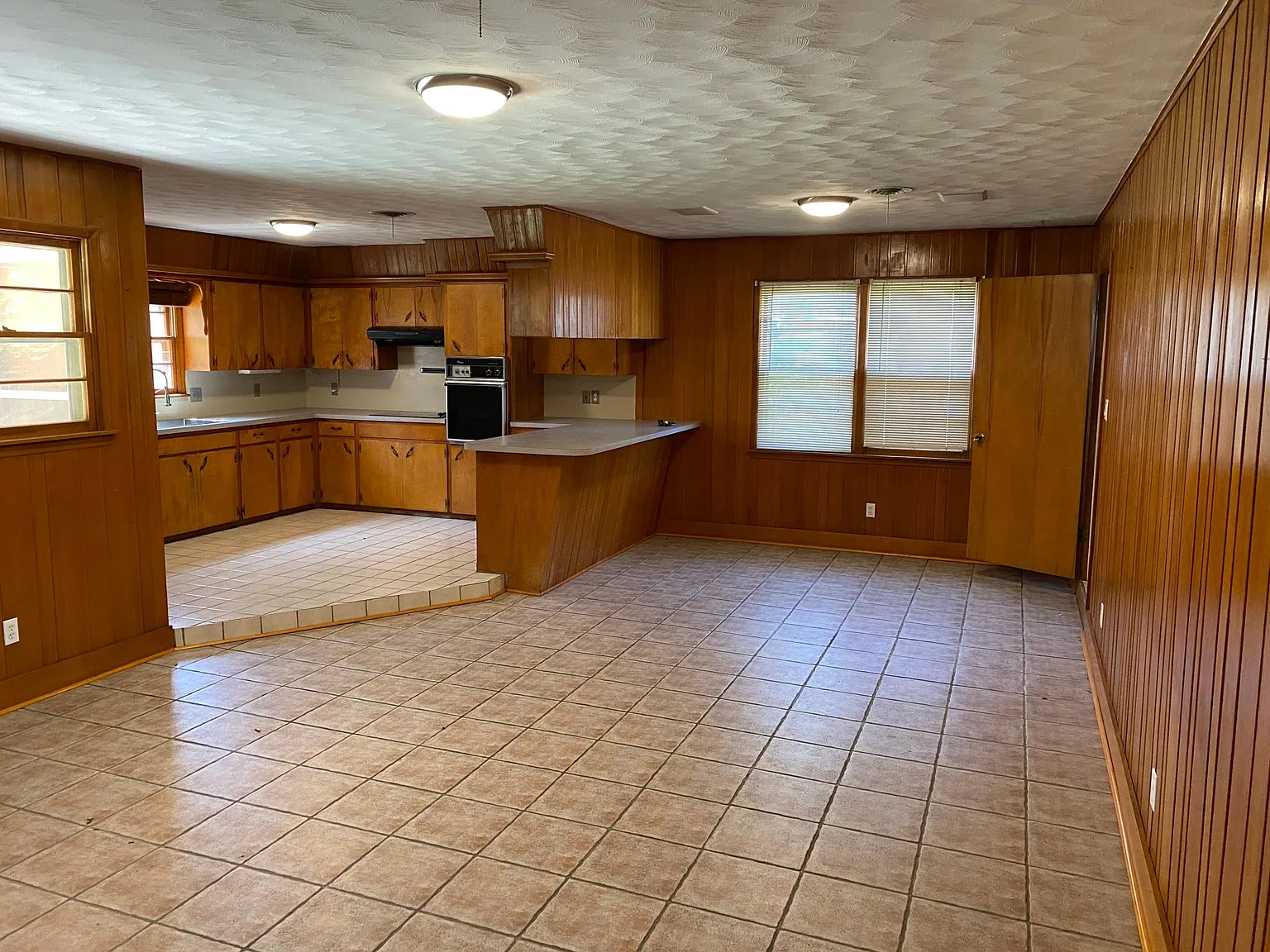 4 bed, 1850 sqft, $2,000 — Photo 4