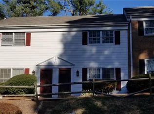 2811 B Bleeker Sq, Winston Salem, NC 27106