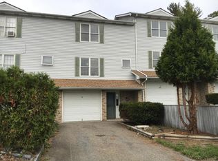 153 Victoria Arms Cir, Kunkletown, PA 18058