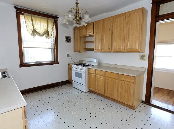 5th image of 3939 N Paulina St APT 01