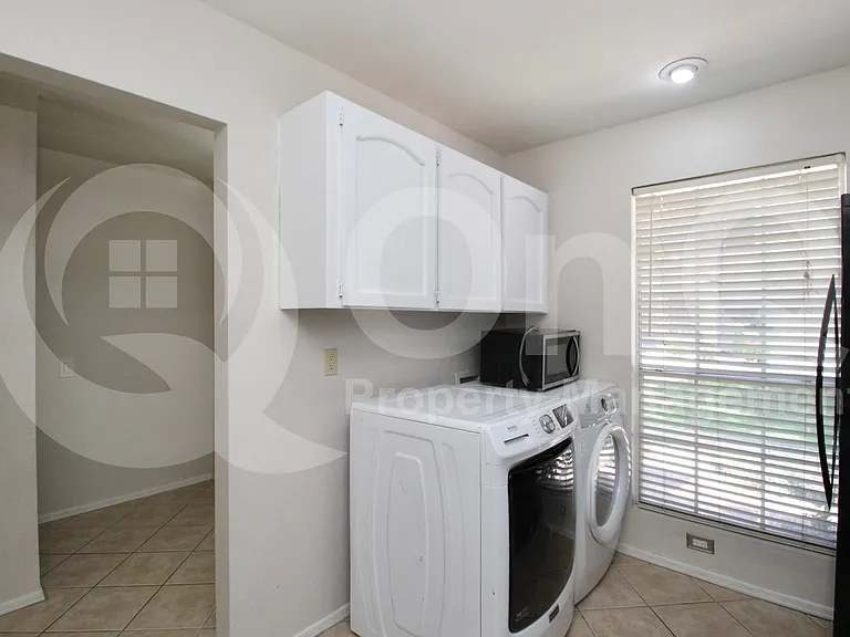 1961 N Hartford St #1049 — Photo 19