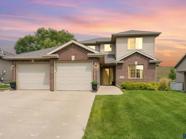 5016 S Winston Ln, Sioux Falls, SD 57108