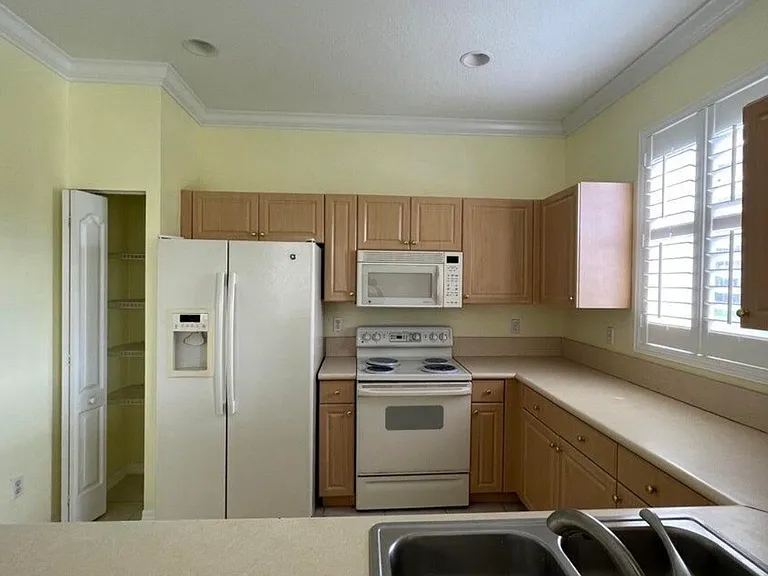 274 River Bluff Ln — Photo 6