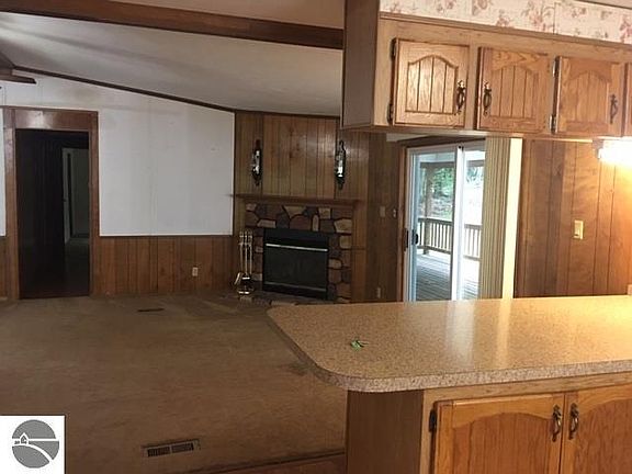 4th image of 16638 Oak Ridge Dr