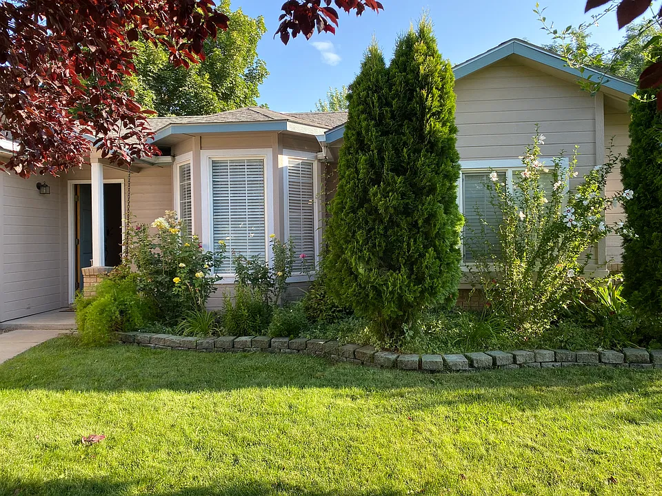 8328 W Thor Dr