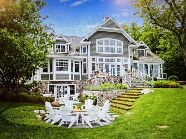 831 Bayview DRIVE, Lake Geneva, WI 53147