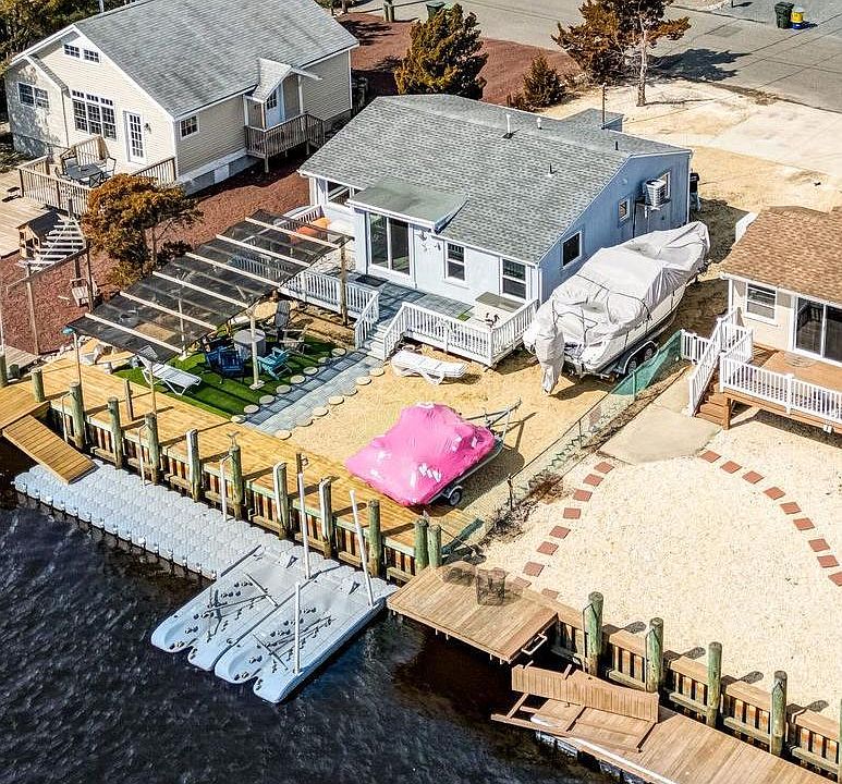 1st image of 80 Dolphin Rd