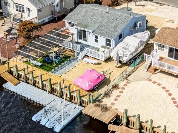 80 Dolphin Rd, Tuckerton, NJ 08087