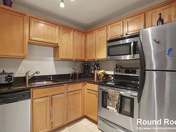 2nd image of 94 Newbury Ave APT 101