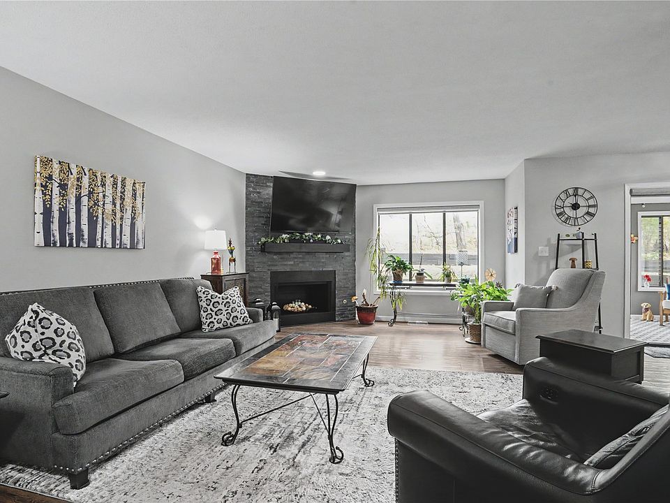 1st image of 3720 Timberline Dr NE APT 2