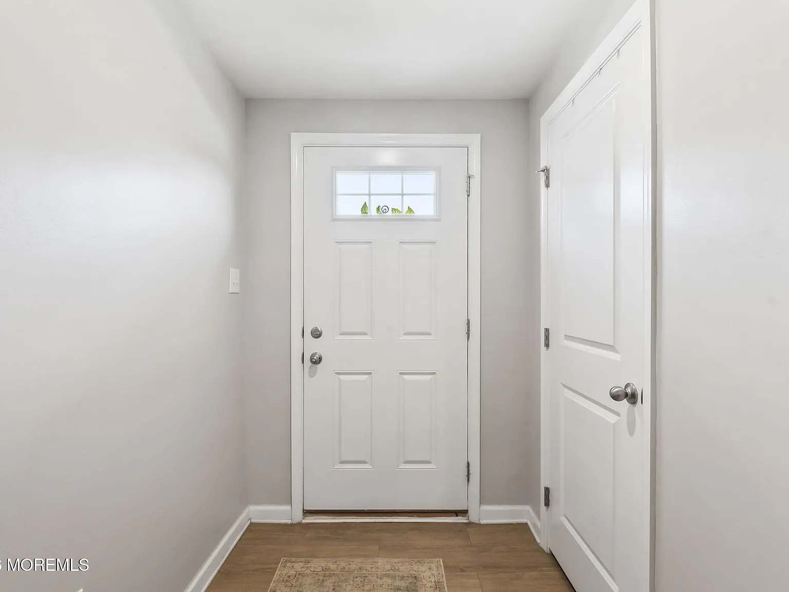3 bed, 2.5 bath, 1558 sqft, $3,200 — Photo 2